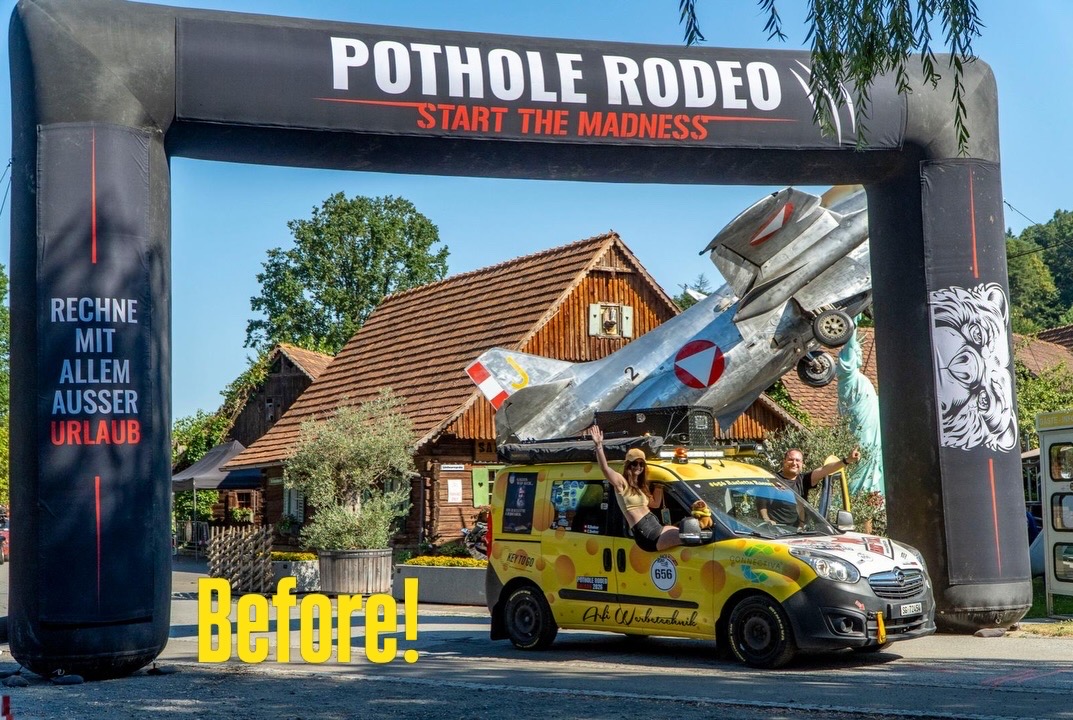 Das Käsemobil am Pothole Rodeo Startbogen vor dem Ausbau